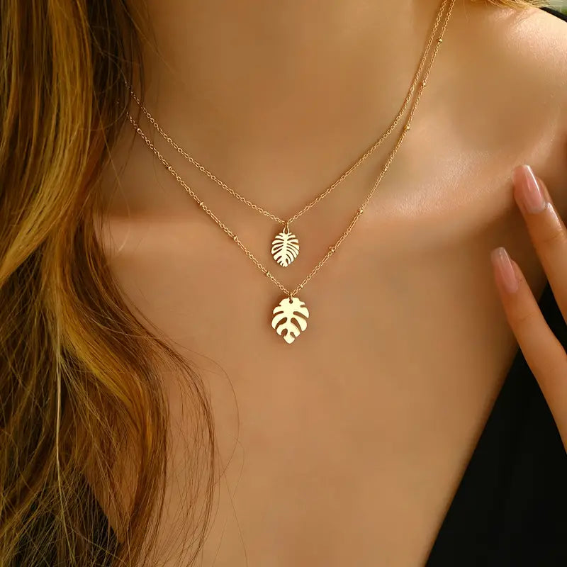 STUNNING DOUBLE-LAYERED LEAF PENDANT NECKLACE